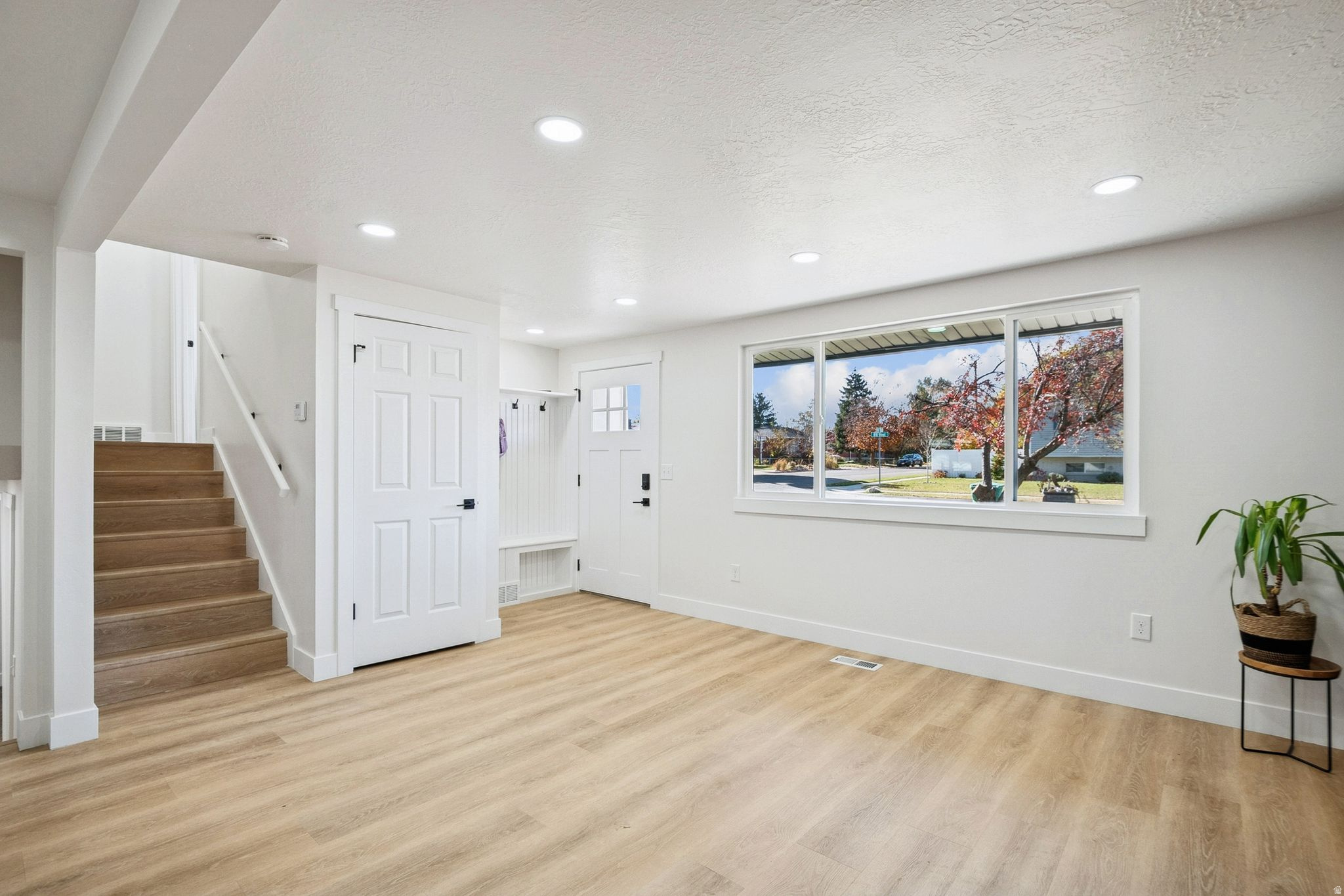 LA SALLE ACRES - Residential