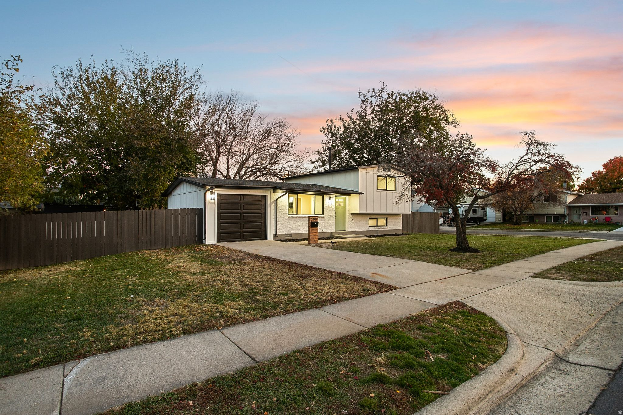 LA SALLE ACRES - Residential