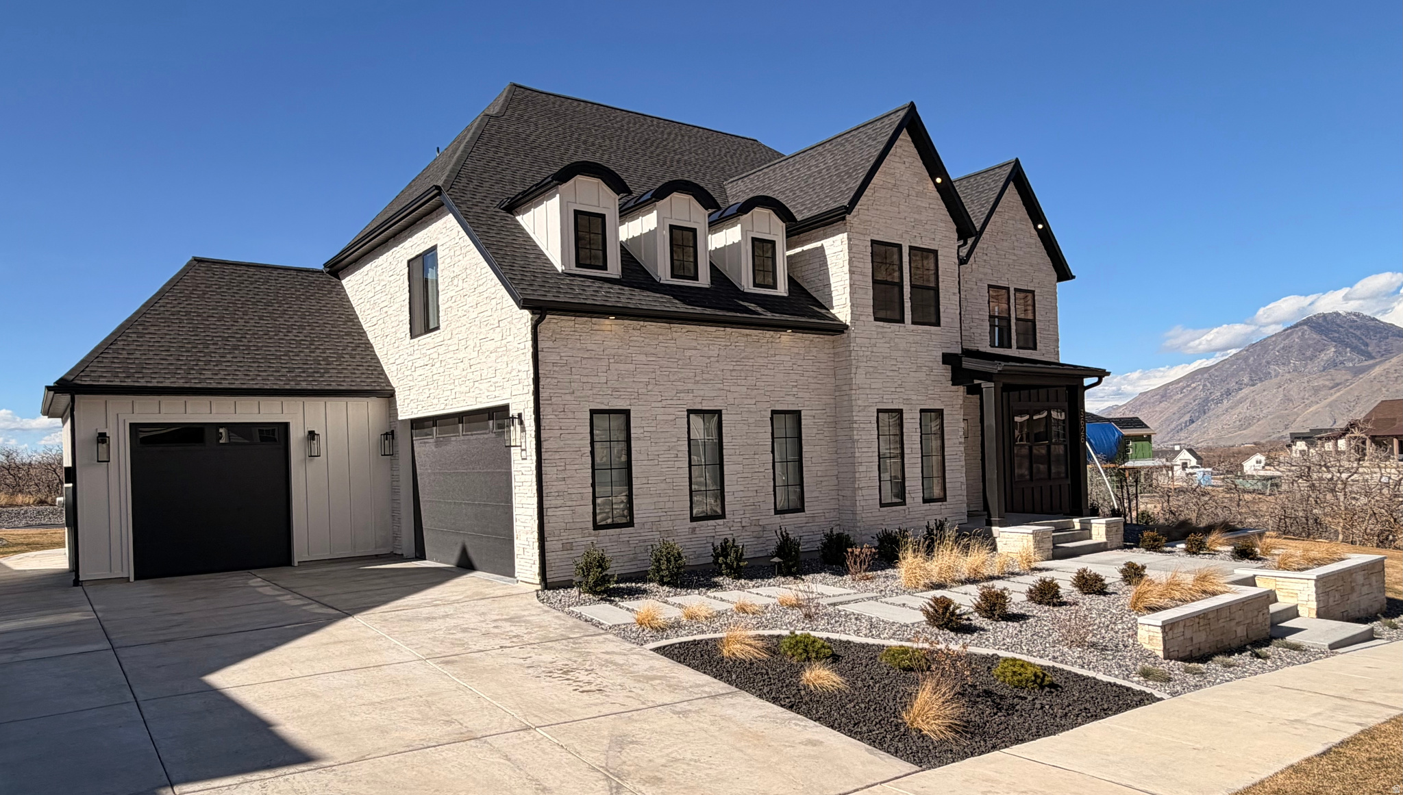 HIDDEN HOLLOW - Residential