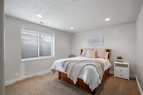 Tiny photo for 3957 W HONEY LOCUST LN, Cedar Hills, UT 84062 (MLS # 2137805)