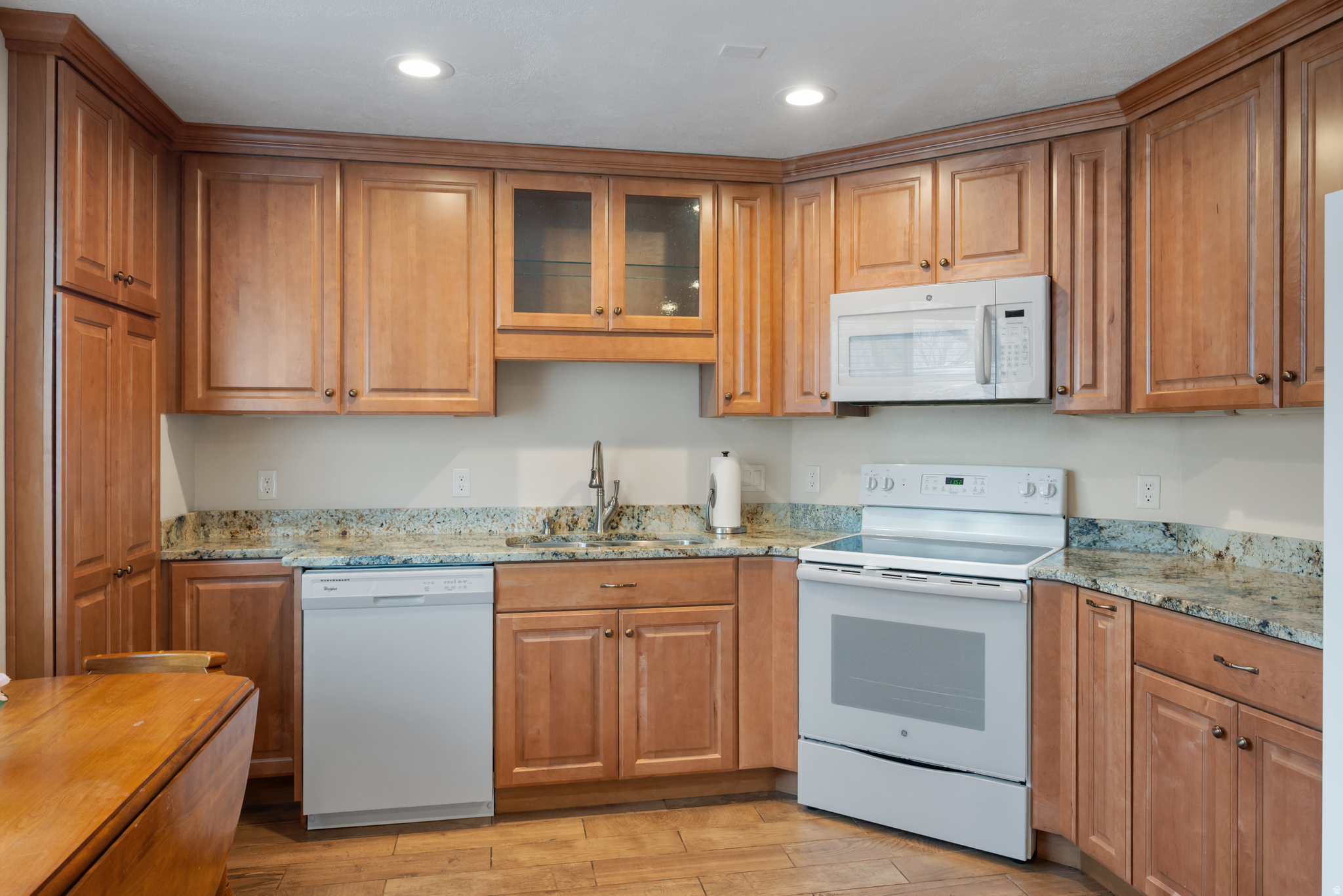 RED OAKS - Residential