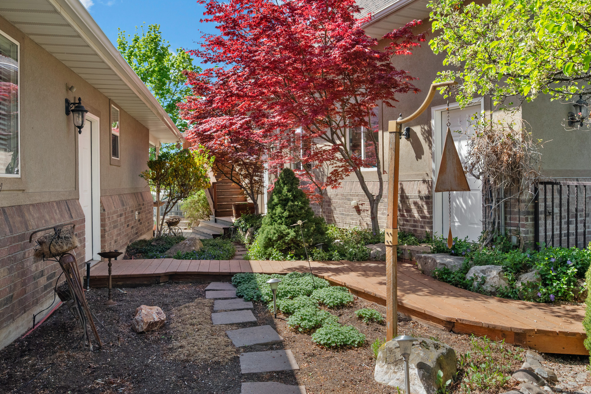 RED OAKS - Residential