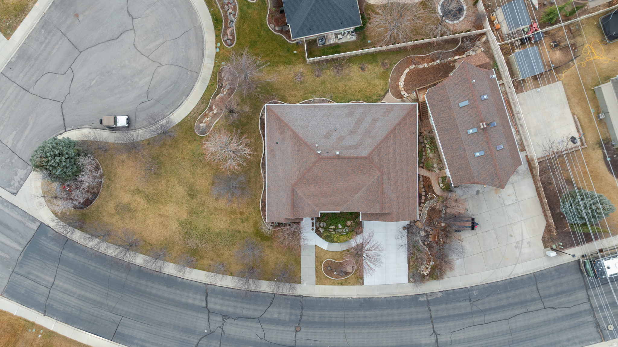 RED OAKS - Residential