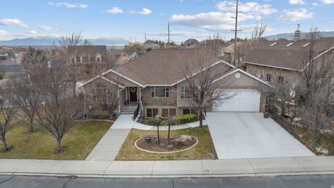 Tiny photo for 3957 W HONEY LOCUST LN, Cedar Hills, UT 84062 (MLS # 2137805)