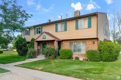Photo of 4176 S OAK MEADOWS DR #10, Salt Lake City, UT 84123 (MLS # 2098677)