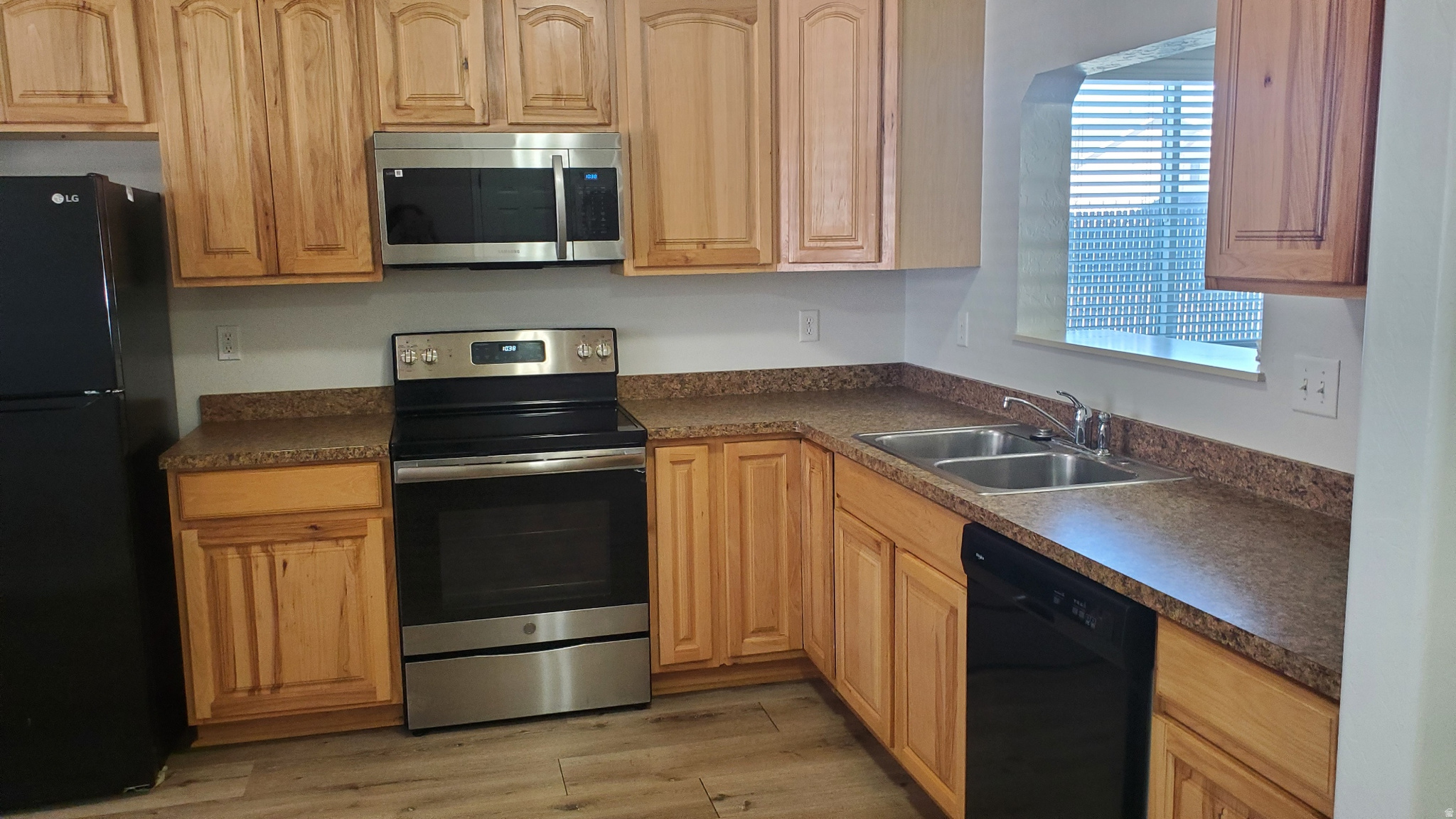 TAYLOR MOUNTAIN TOWNHOMES - Residential