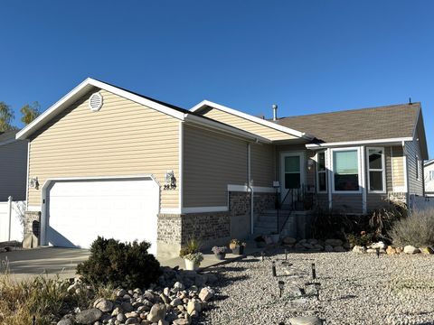 Photo of 2830 S ENSIGN PARK DR, Magna, UT 84044 (MLS # 2118046)