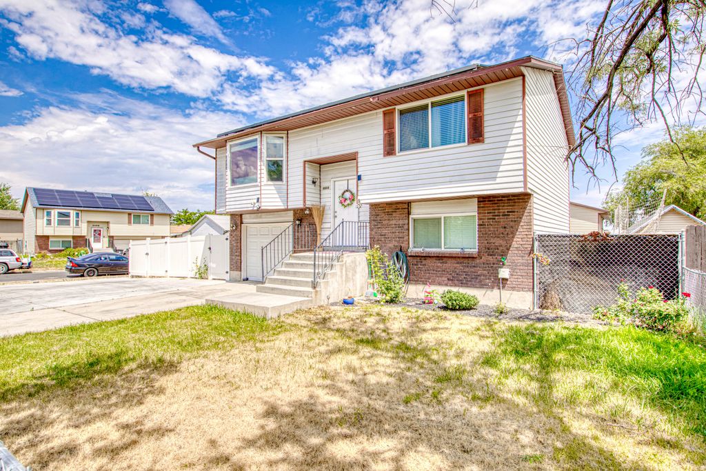Photo of 4844 W NIAGARA WAY S, Salt Lake City, UT 84118 (MLS # 2173041)