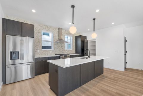 Tiny photo for 602 E BETSEY CV S #20, Salt Lake City, UT 84107 (MLS # 2126461)