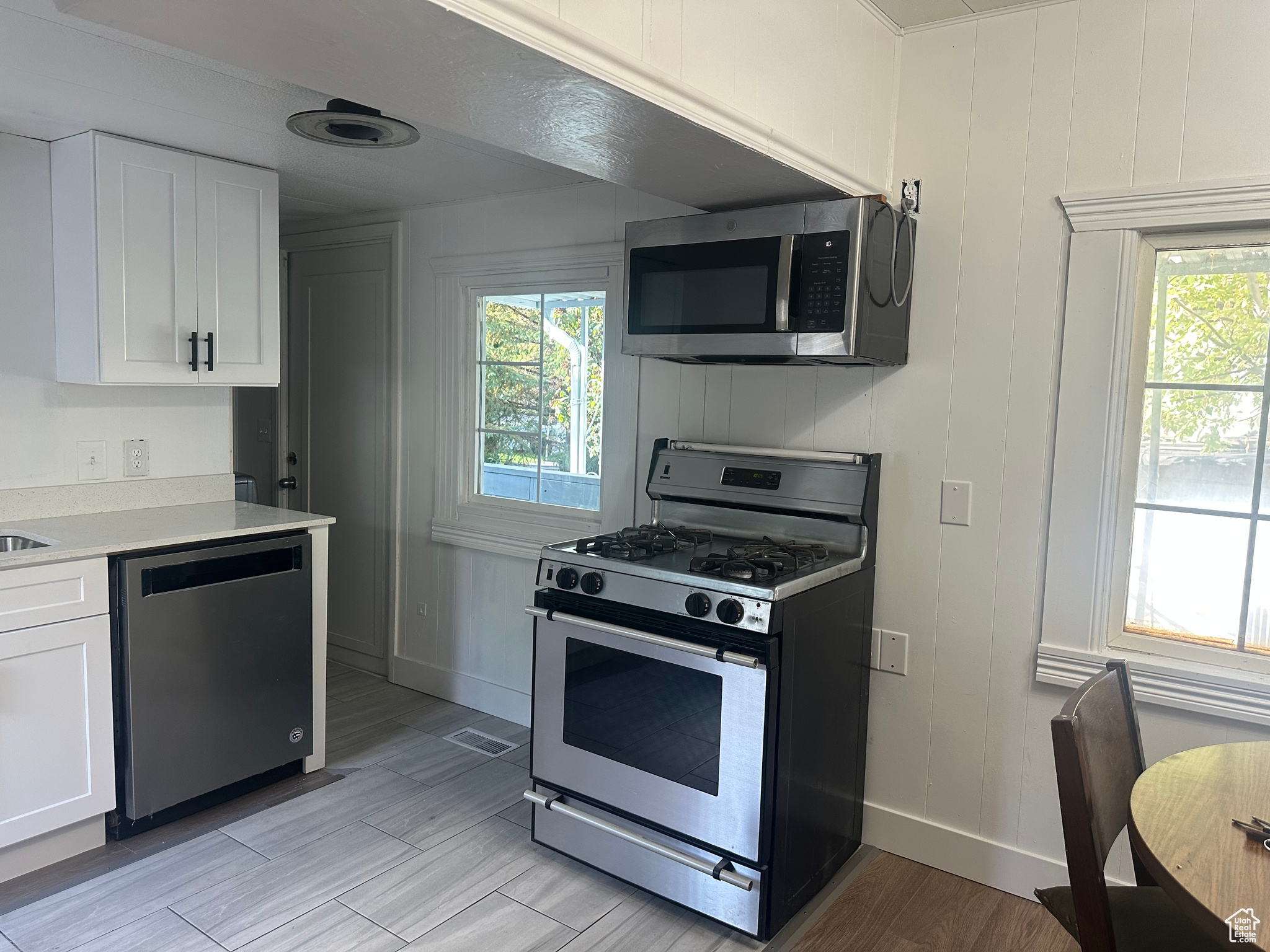 COUNTRY CLUB - Residential