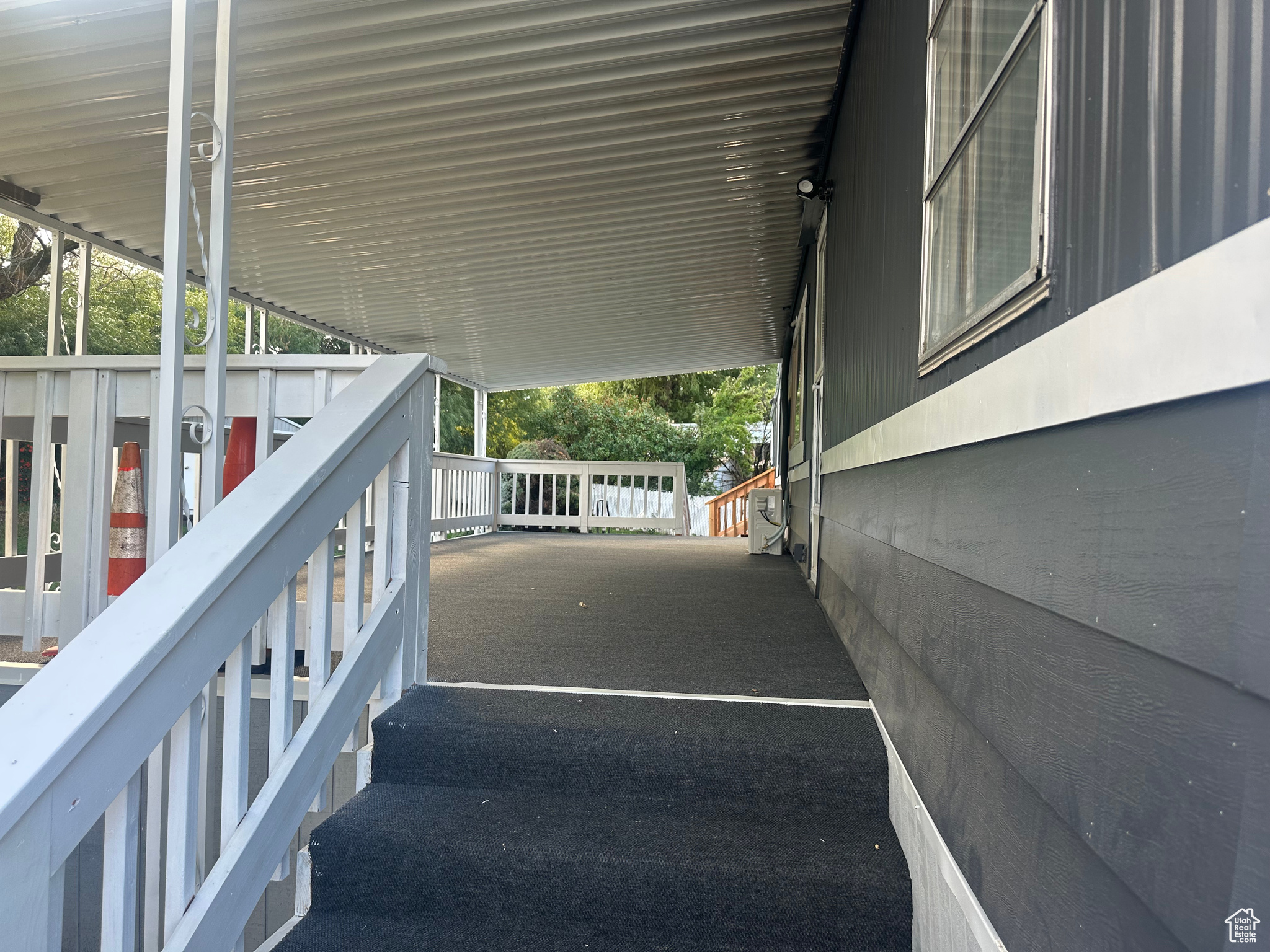 COUNTRY CLUB - Residential