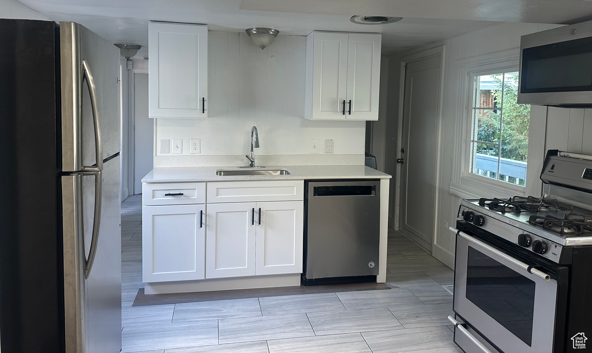 COUNTRY CLUB - Residential