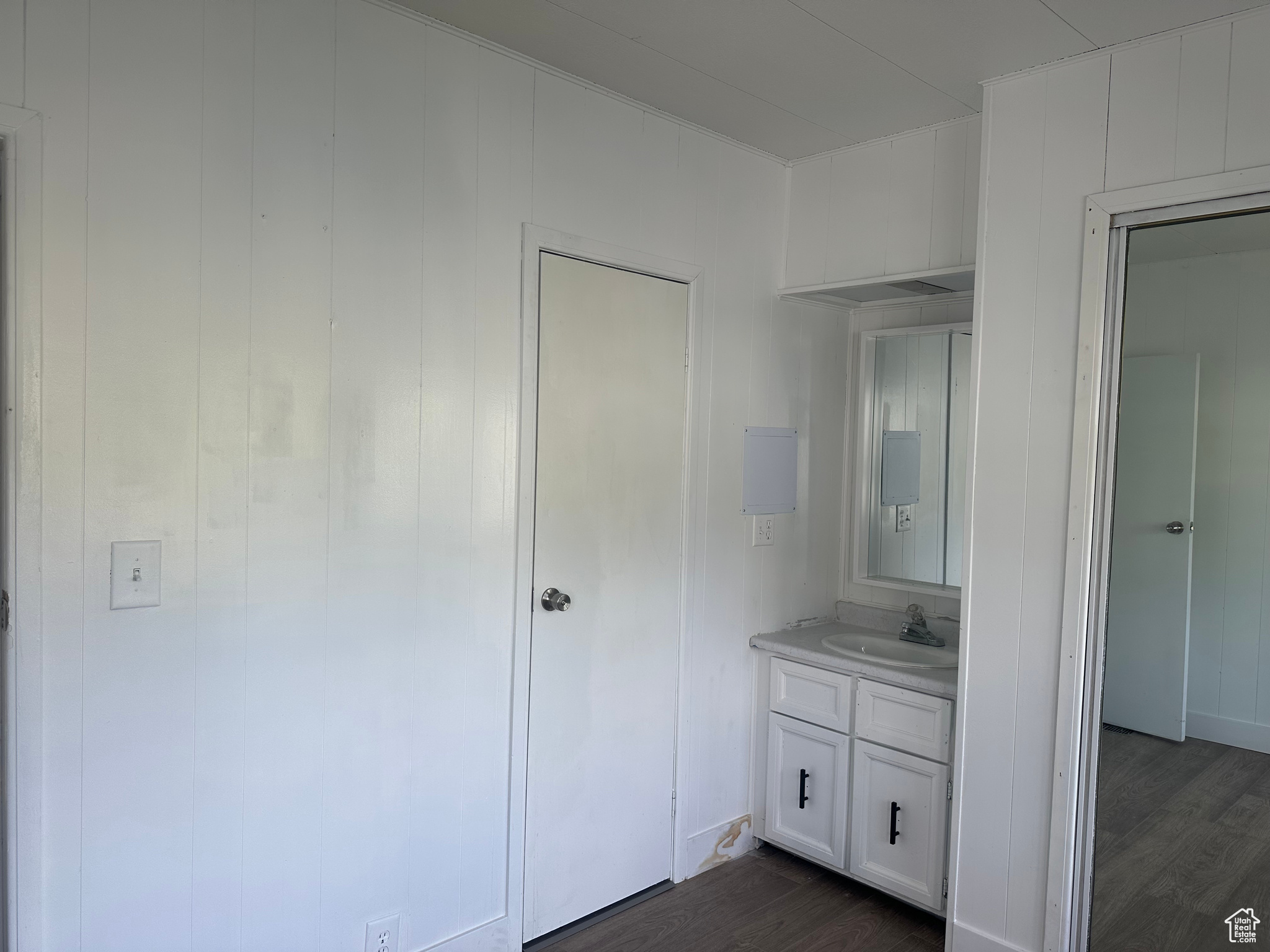 COUNTRY CLUB - Residential