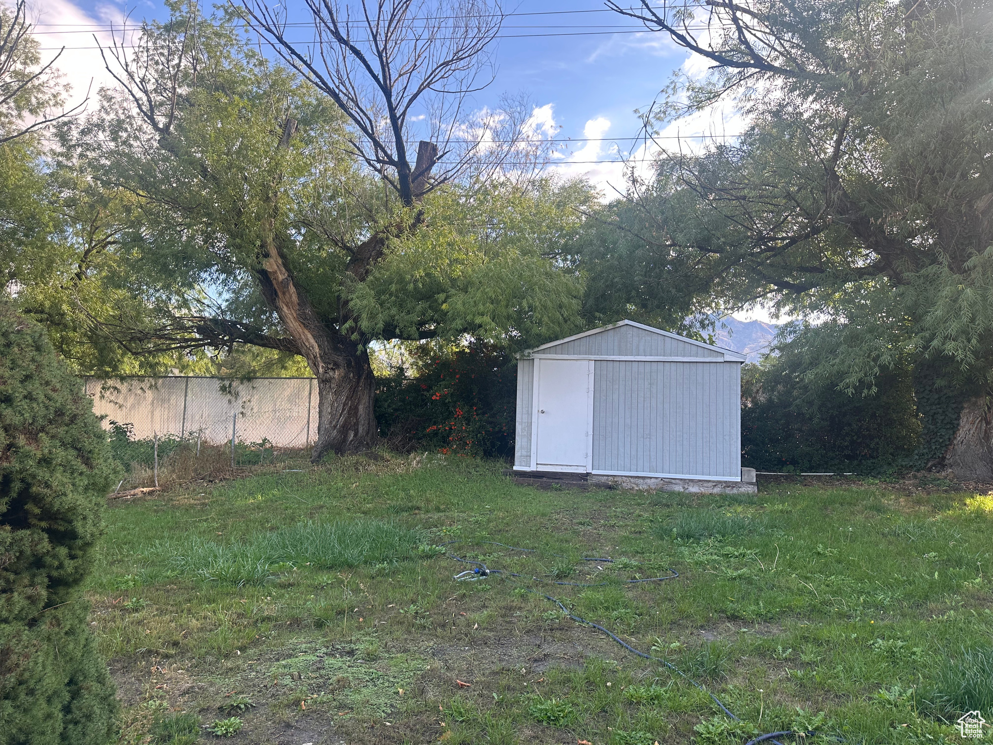 COUNTRY CLUB - Residential