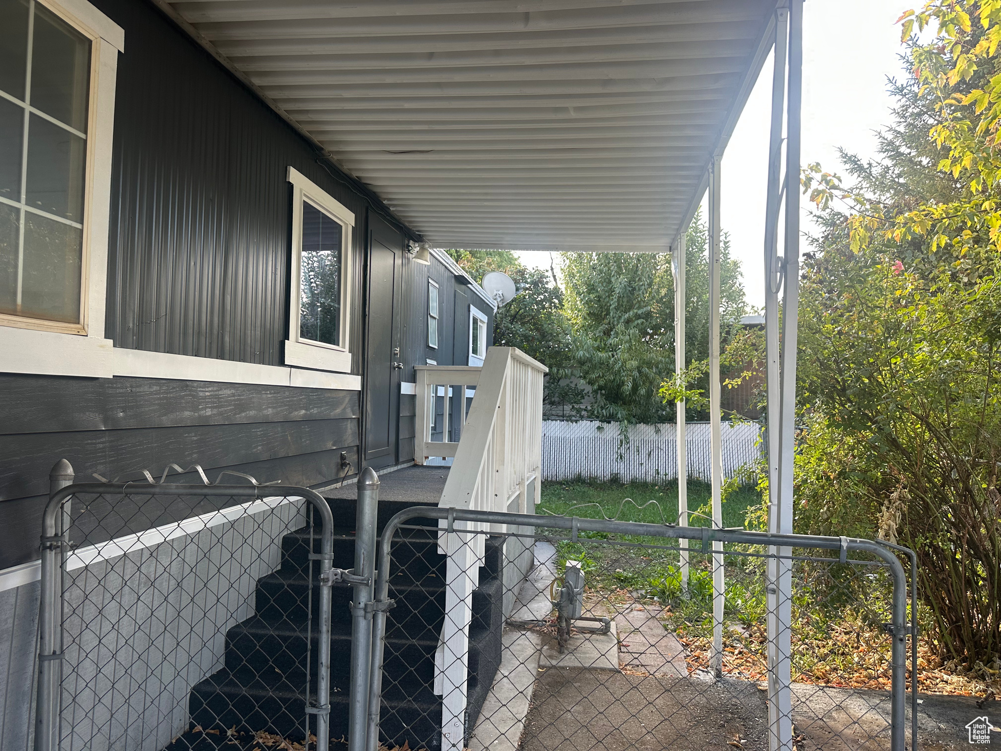 COUNTRY CLUB - Residential