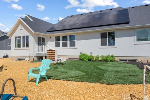 Tiny photo for 1047 N 700 W, Mapleton, UT 84664 (MLS # 2087629)