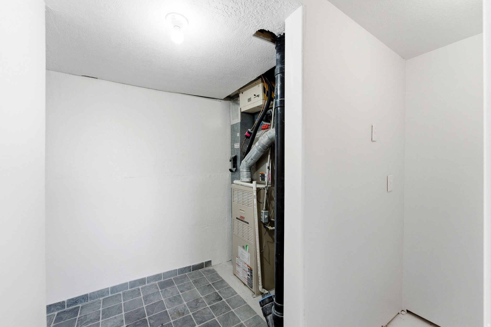 OAKRIDGE MANOR - Residential