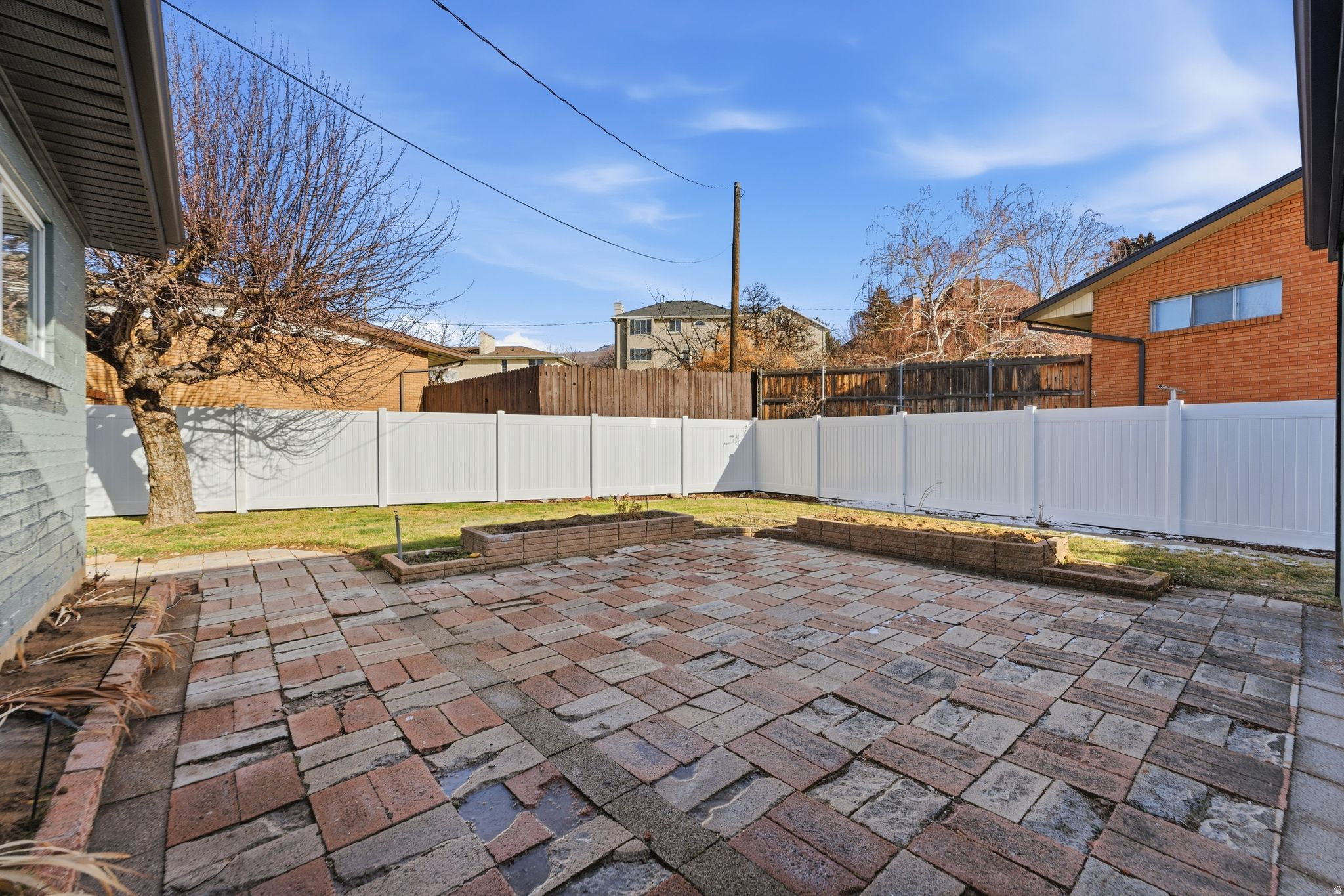 OAKRIDGE MANOR - Residential