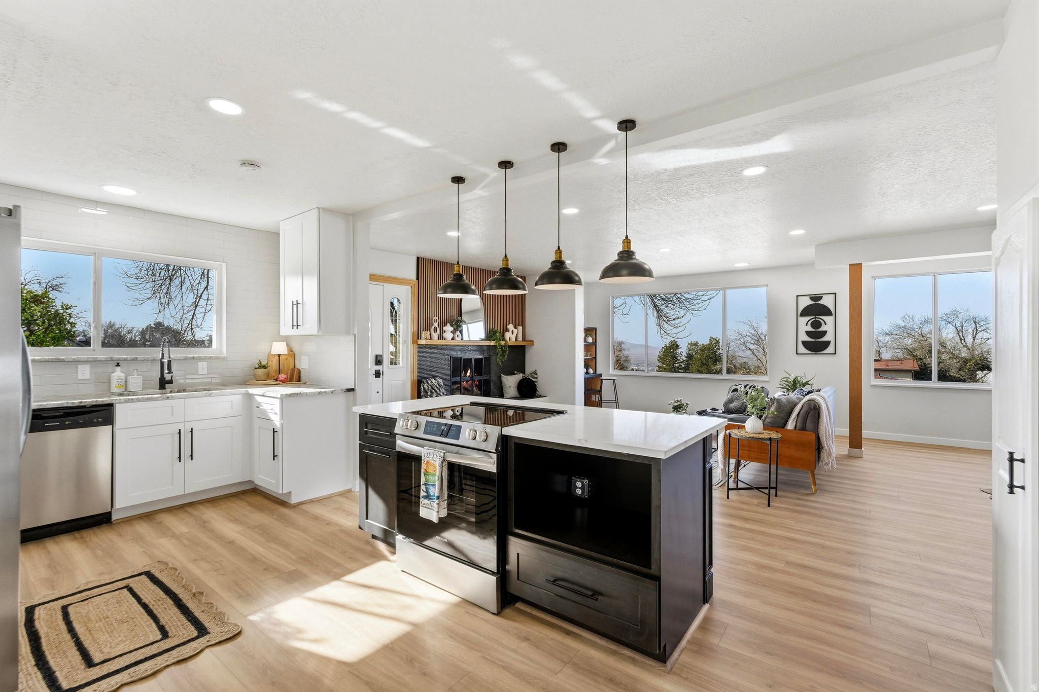 OAKRIDGE MANOR - Residential