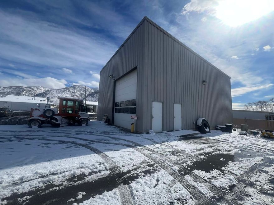 This versatile warehouse property is available for lease, offering approximately 2,100 square feet of space in North Ogden City's MP-1 zone. Ideally positioned just off busy N Washington Blvd, it boasts excellent accessibility to freeways and major roads. Featuring a large open warehouse with 16' by 16' overhead door, ceiling heights ranging from 22' to 26', and clearance between 20' and 24', the facility provides ample room for storage and operations. Additional amenities include ample parking and a storage yard, making it a prime option for businesses seeking practical, high-visibility premises in a thriving area.