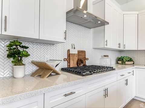 Tiny photo for 549 N LEGEND WAY #B/467, Mapleton, UT 84664 (MLS # 2102427)