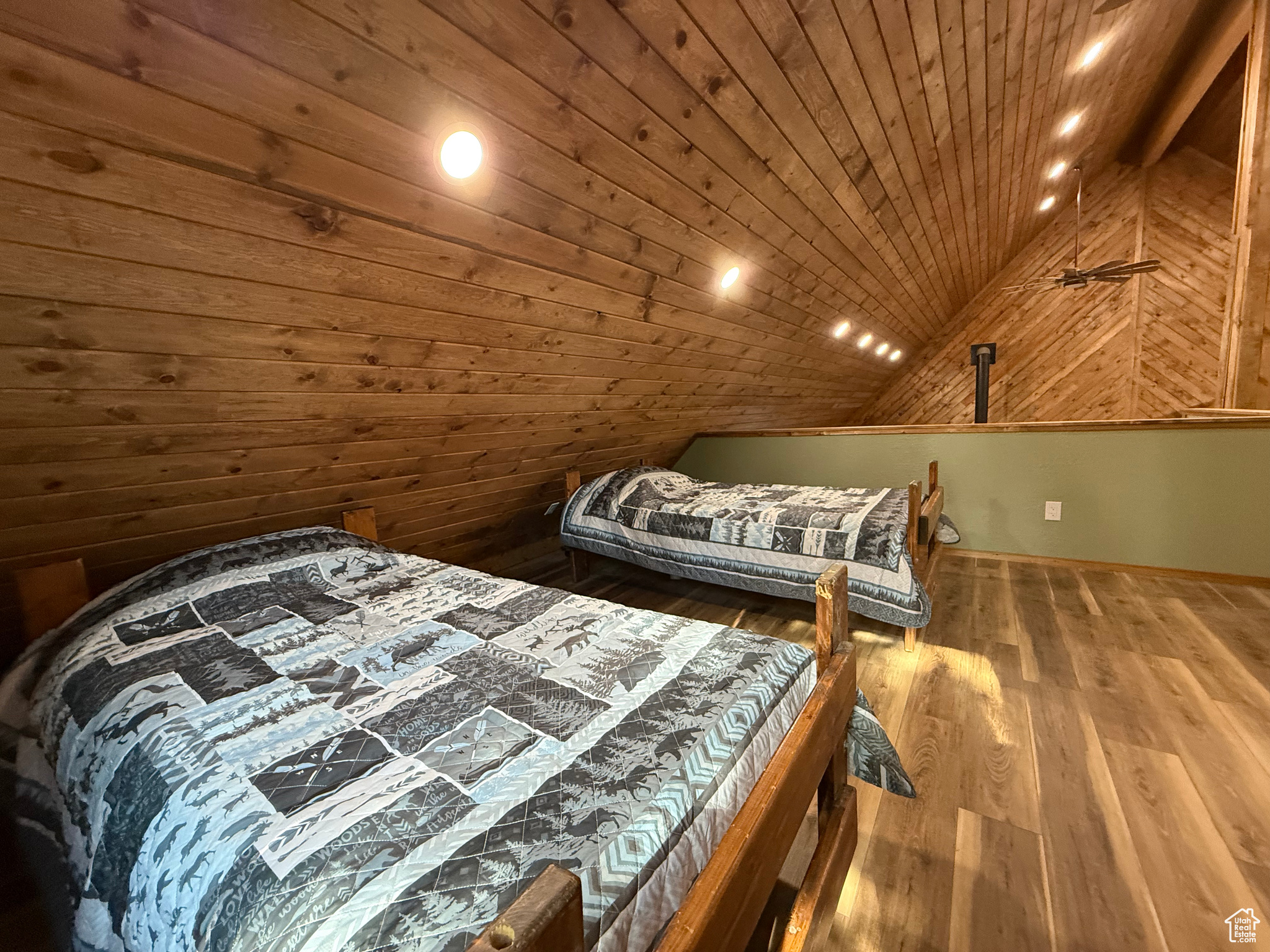 YALE CREEK CABIN SITES - Residential