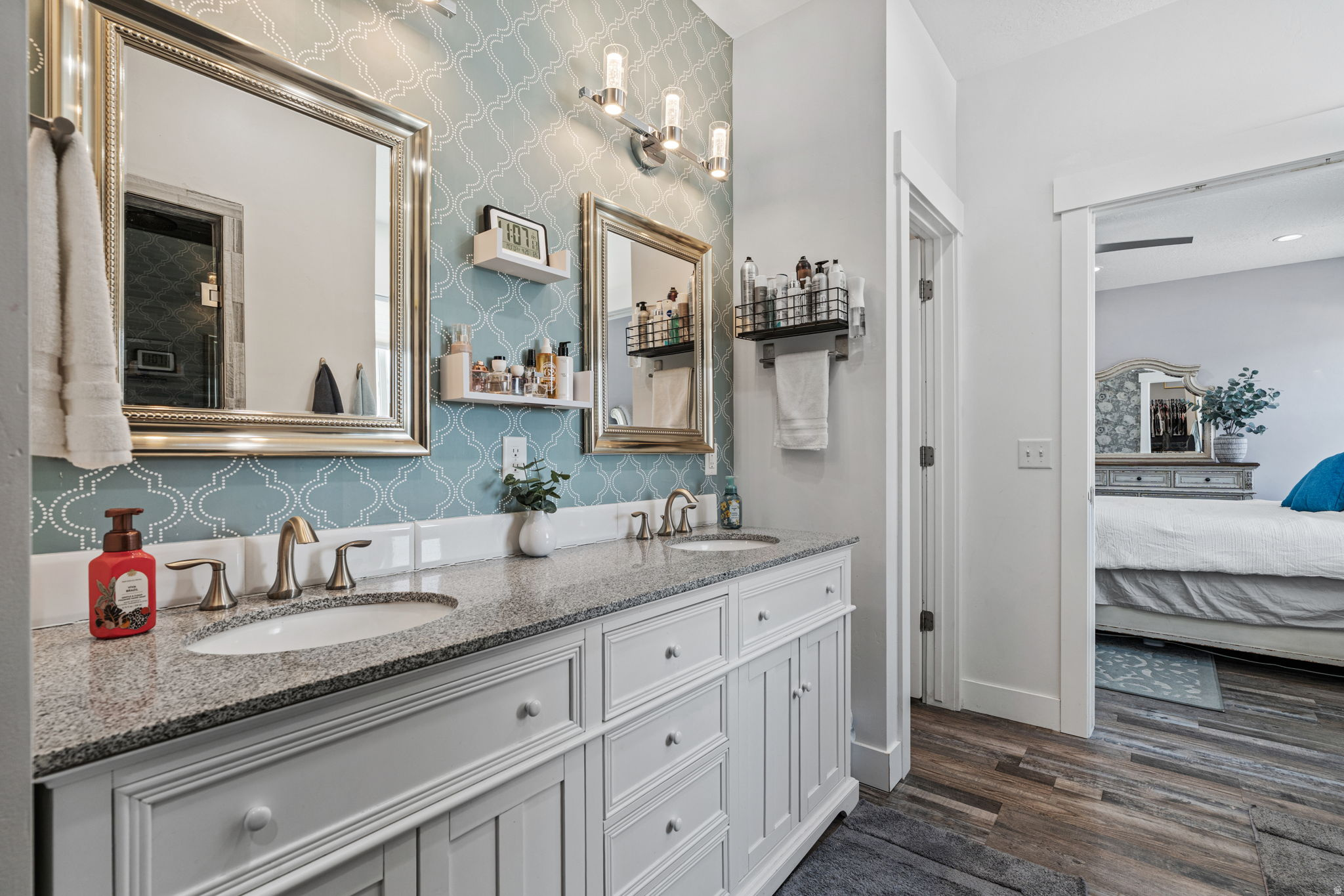 SNOWS SPRINGS - Residential