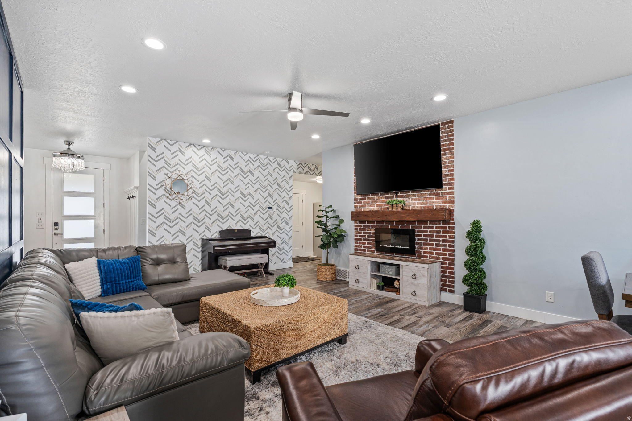 SNOWS SPRINGS - Residential