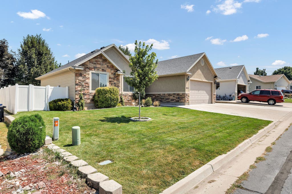 Photo of 2624 N 500 LN E, North Logan, UT 84341 (MLS # 2176818)