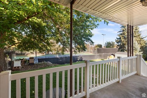 Tiny photo for 914 E LAKEVIEW Dr, Bountiful, UT 84010 (MLS # 2116867)