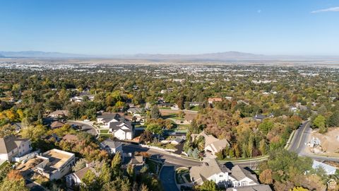 Tiny photo for 914 E LAKEVIEW Dr, Bountiful, UT 84010 (MLS # 2116867)