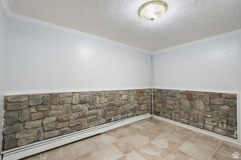 Tiny photo for 914 E LAKEVIEW Dr, Bountiful, UT 84010 (MLS # 2116867)
