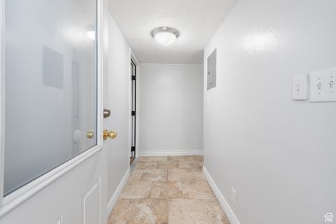 Tiny photo for 914 E LAKEVIEW Dr, Bountiful, UT 84010 (MLS # 2116867)
