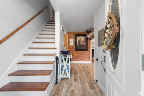 Tiny photo for 914 E LAKEVIEW Dr, Bountiful, UT 84010 (MLS # 2116867)