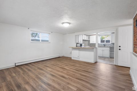 Tiny photo for 914 E LAKEVIEW Dr, Bountiful, UT 84010 (MLS # 2116867)