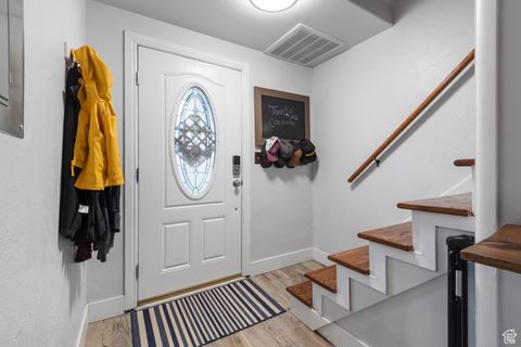 Tiny photo for 914 E LAKEVIEW Dr, Bountiful, UT 84010 (MLS # 2116867)