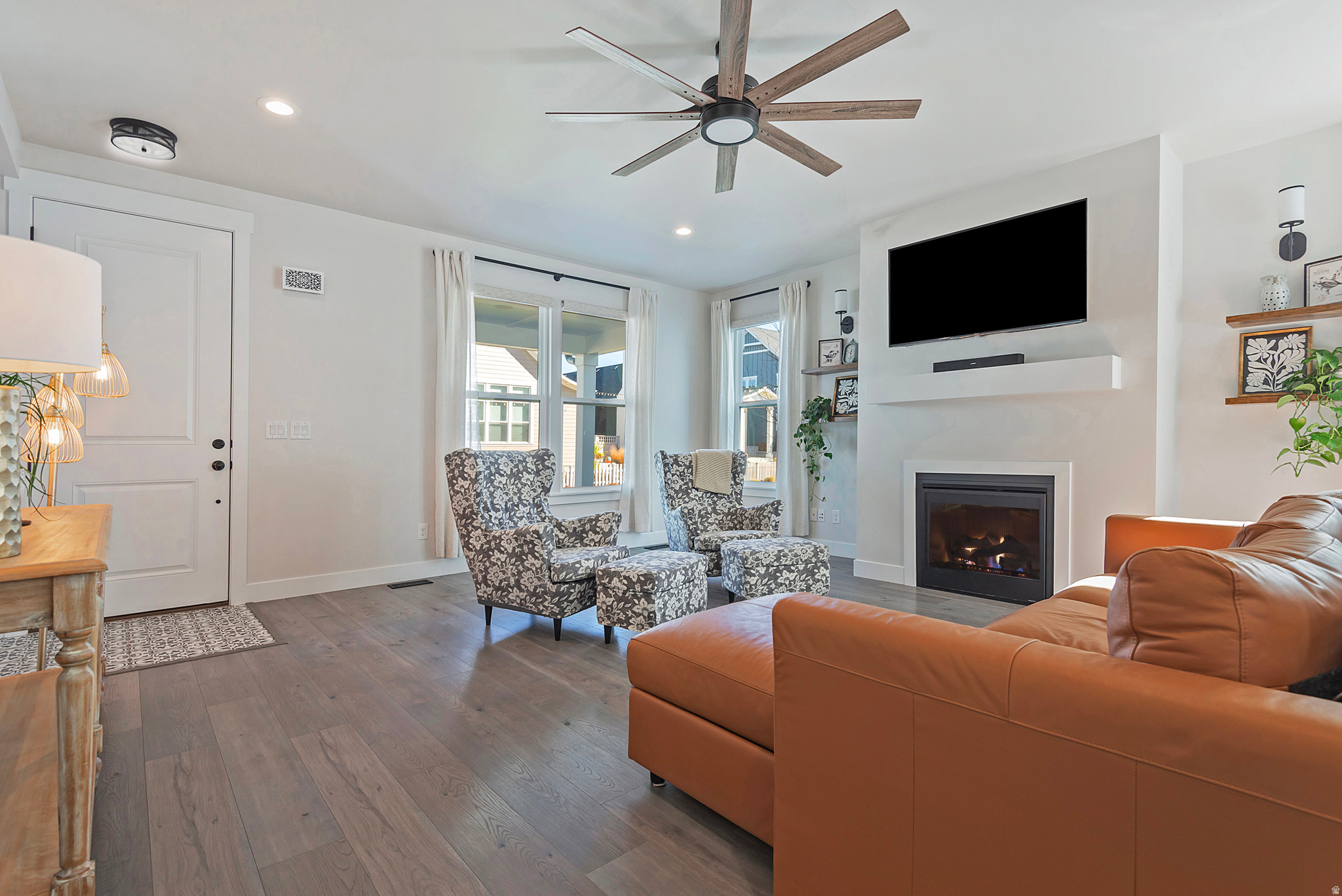 DAYBREAK - Residential