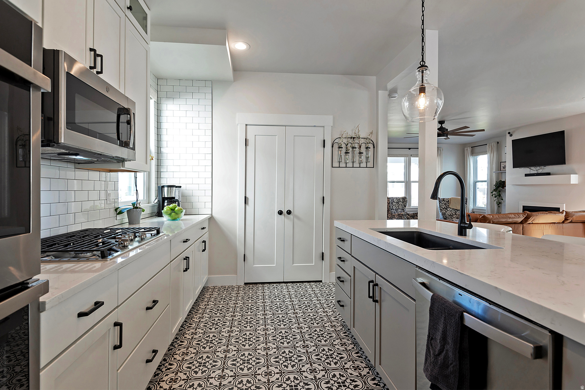 DAYBREAK - Residential