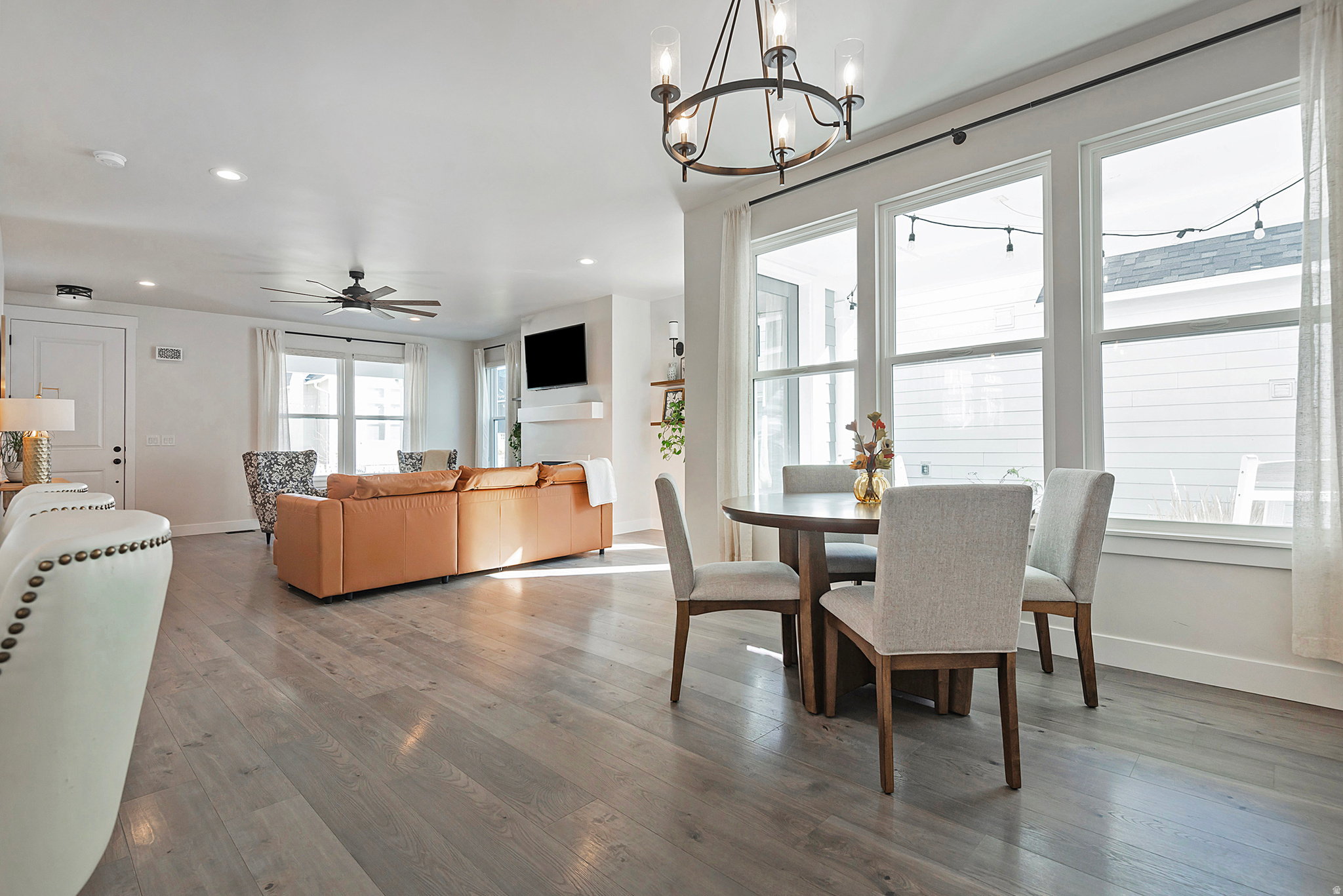 DAYBREAK - Residential