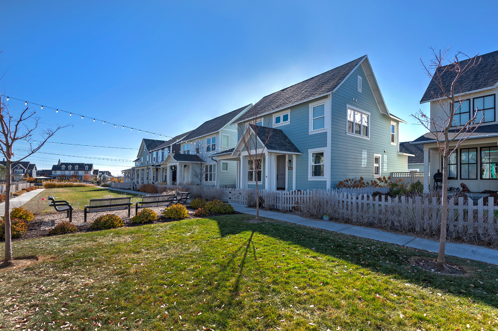 DAYBREAK - Residential