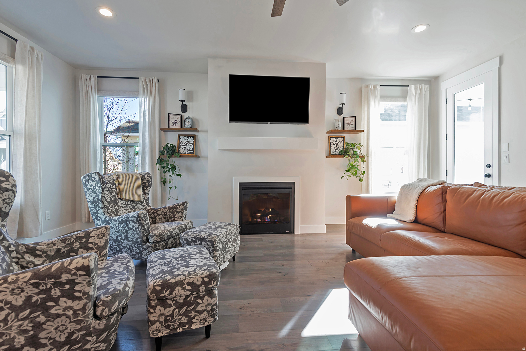 DAYBREAK - Residential