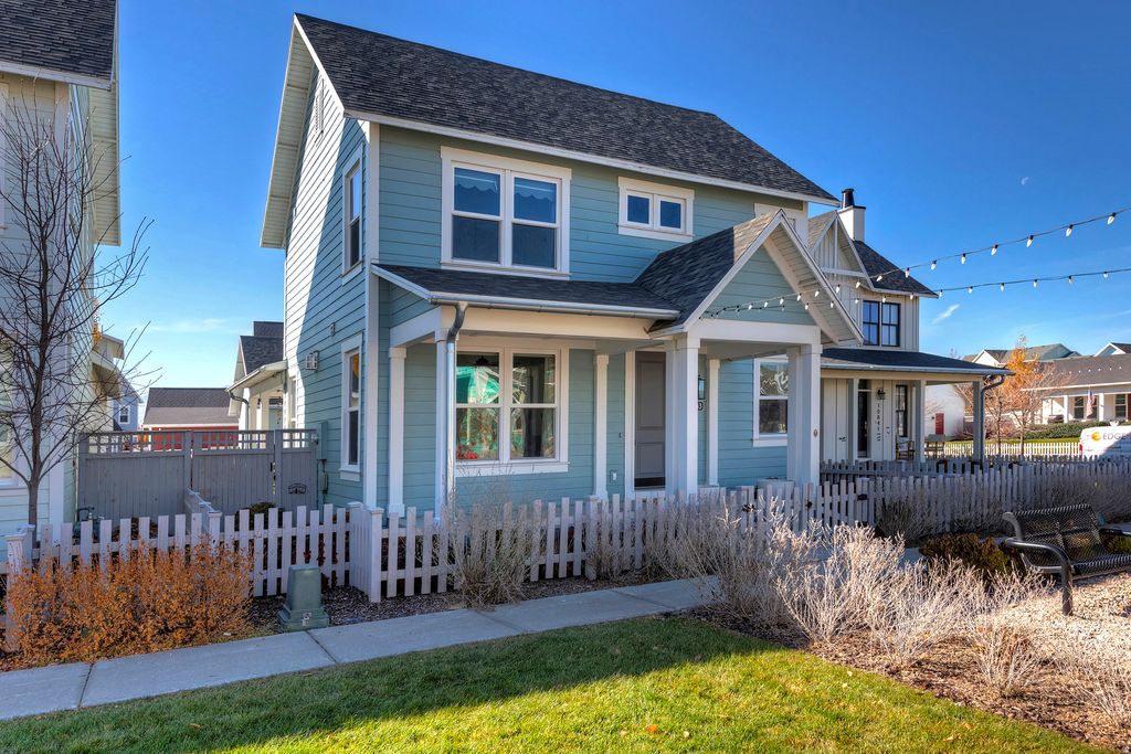 Photo of 10843 S LAKE AVE #257, South Jordan, UT 84009 (MLS # 2122660)