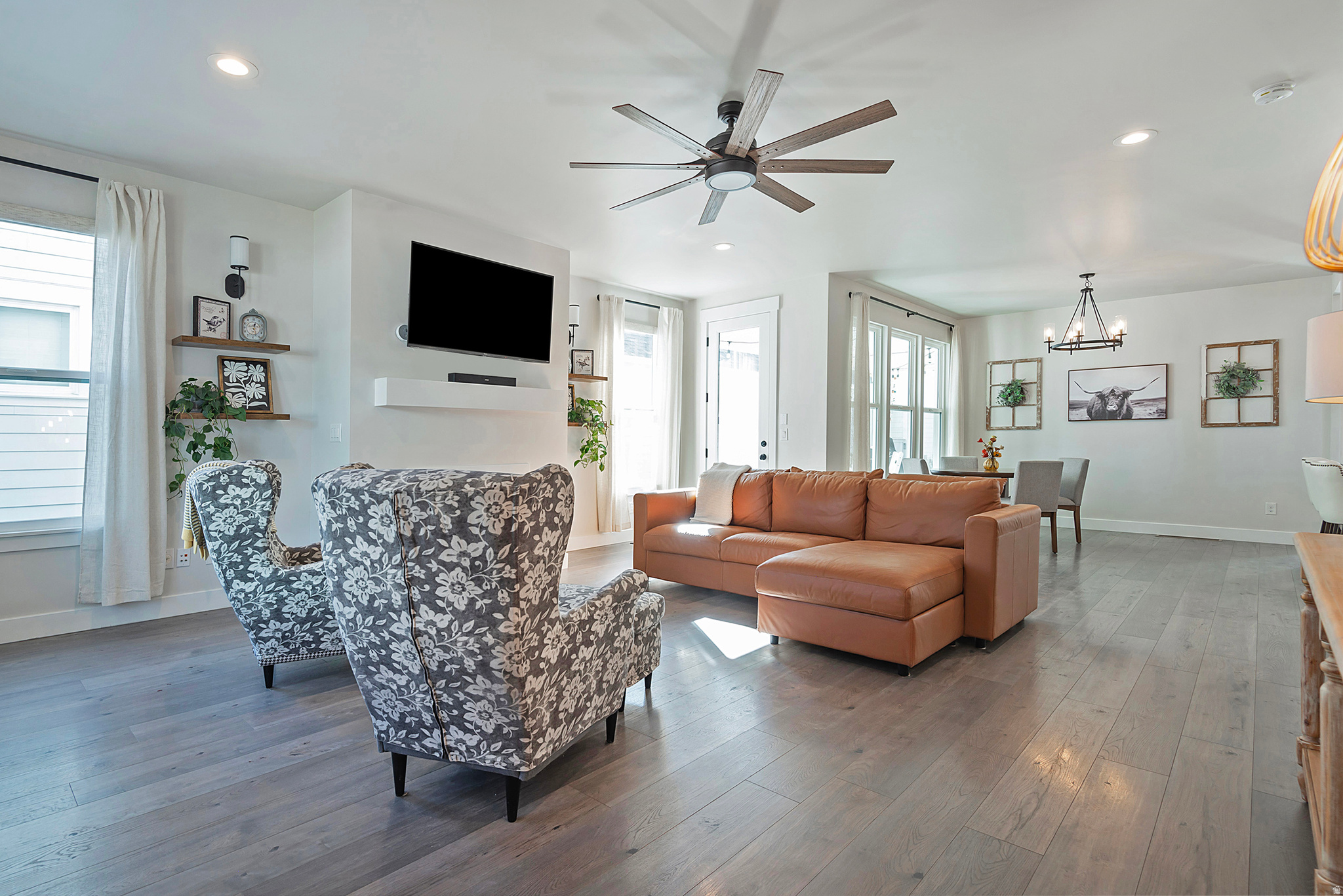 DAYBREAK - Residential