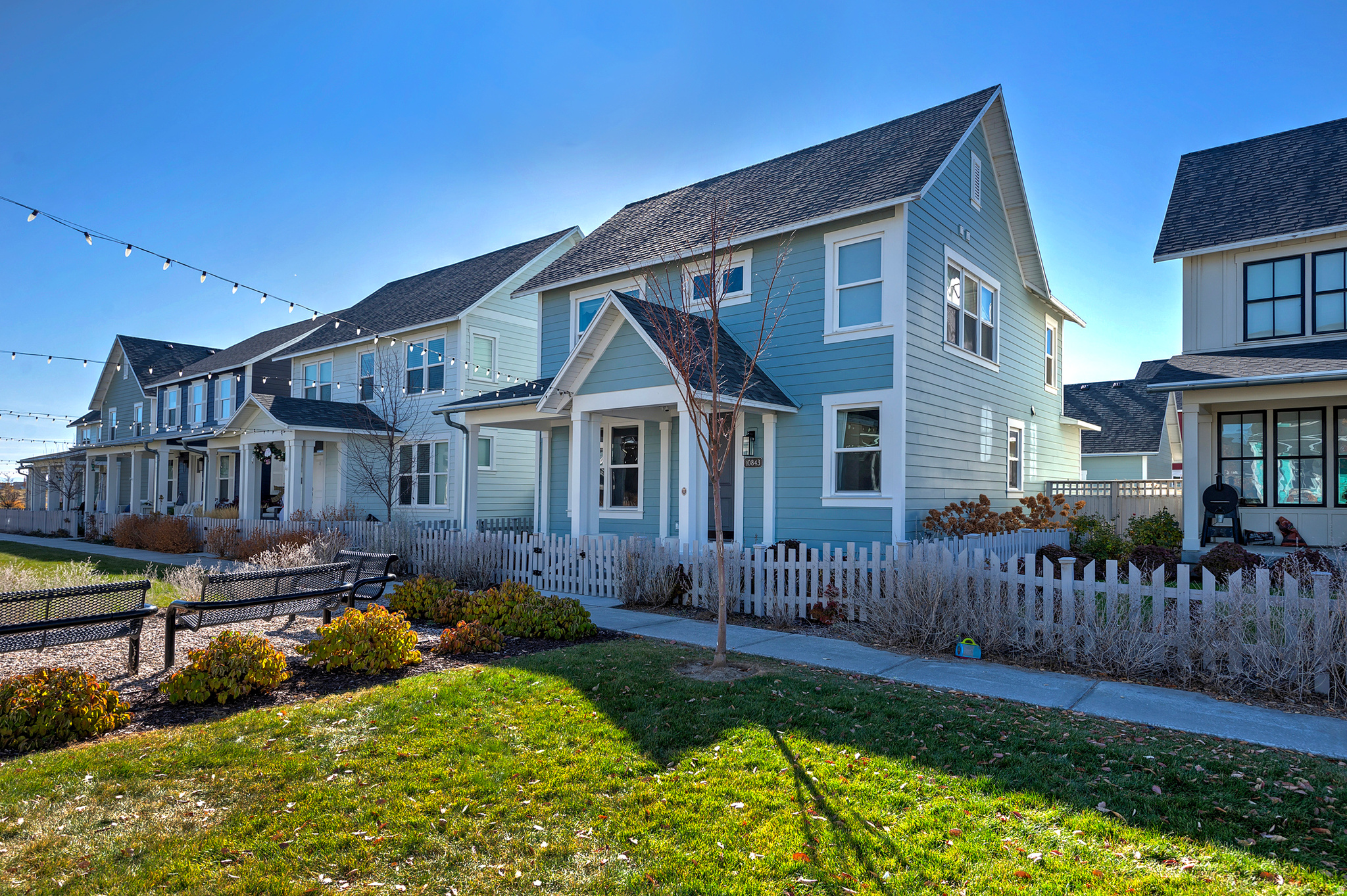 DAYBREAK - Residential