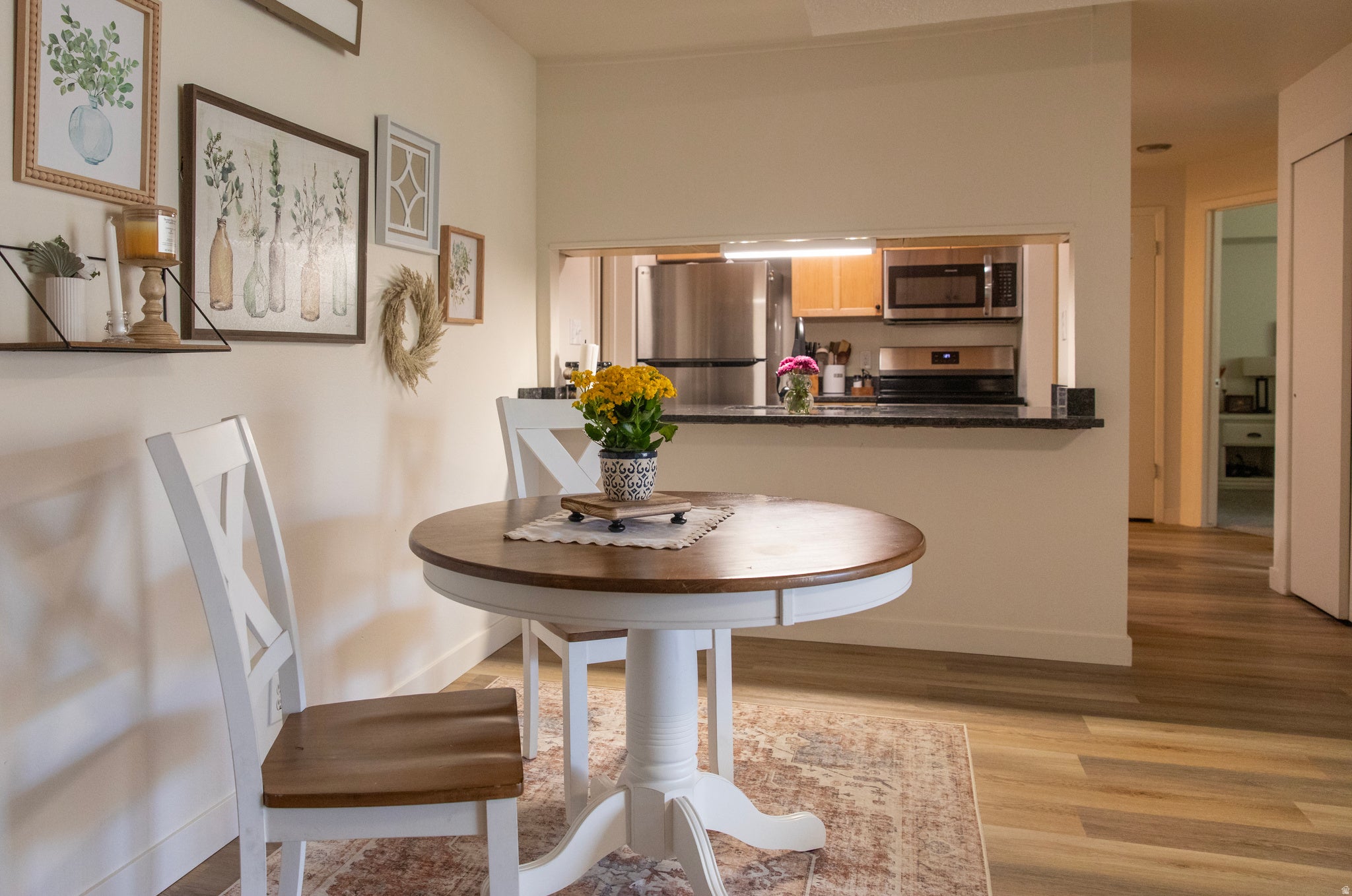 COUNTRY HILLS SQ - Residential