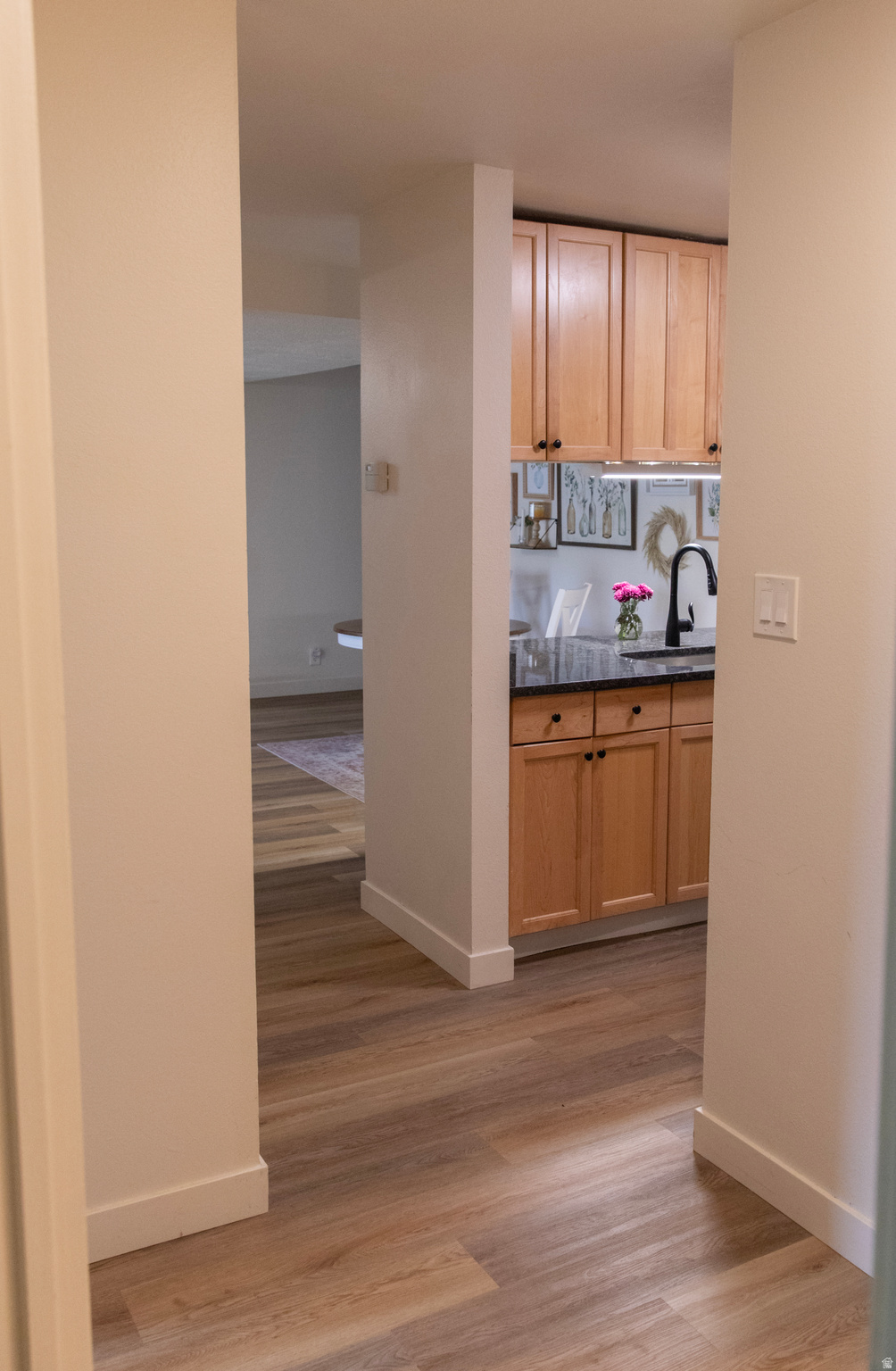 COUNTRY HILLS SQ - Residential