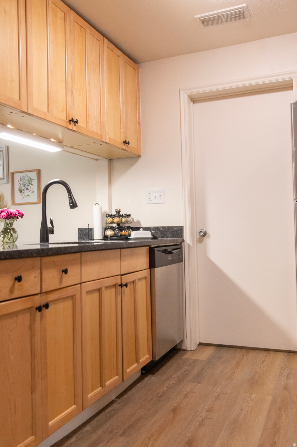 COUNTRY HILLS SQ - Residential