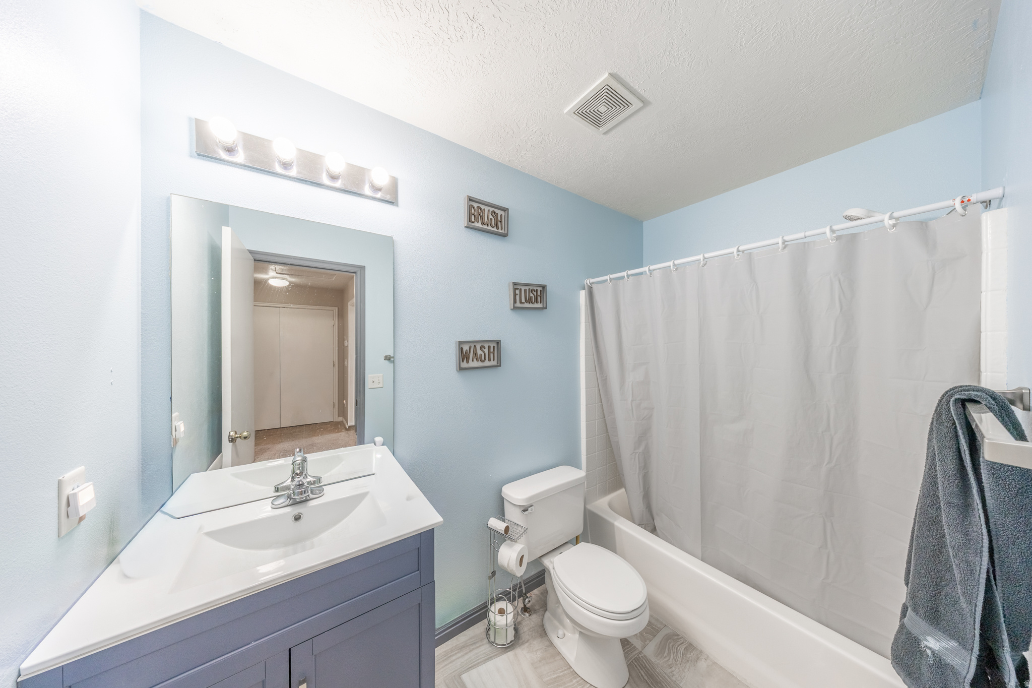 CLINTON TOWNE CENTER - Residential