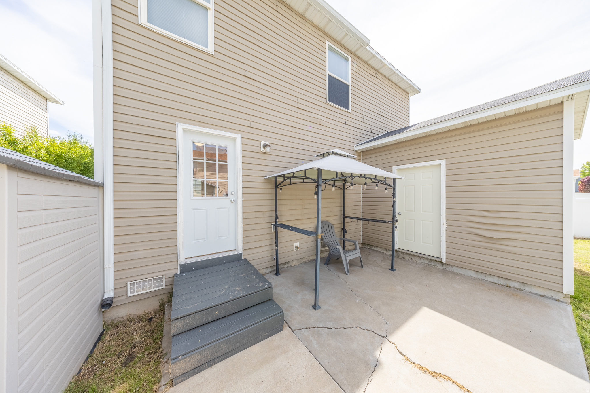 CLINTON TOWNE CENTER - Residential