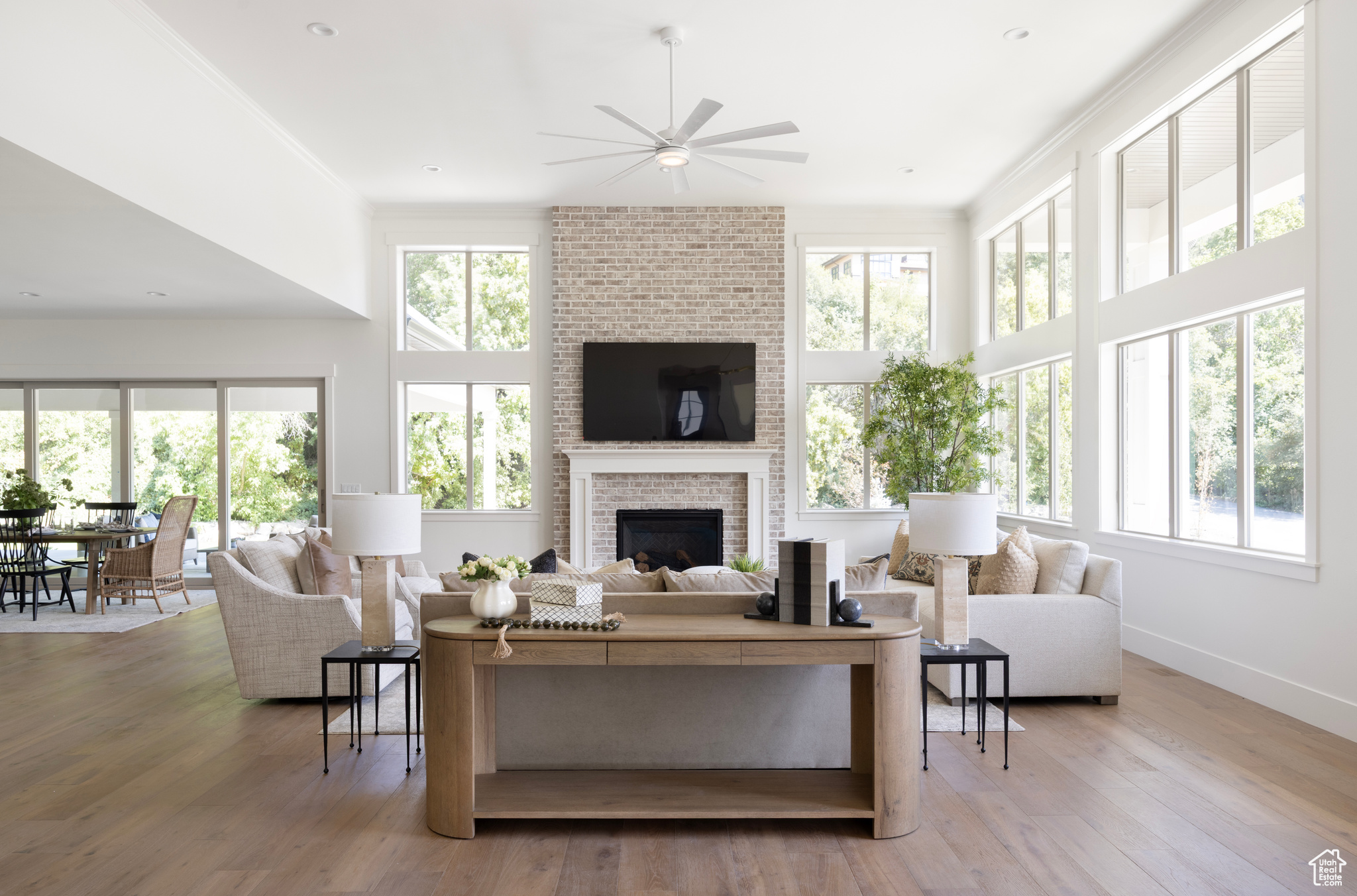 DEER HOLLOW - Residential